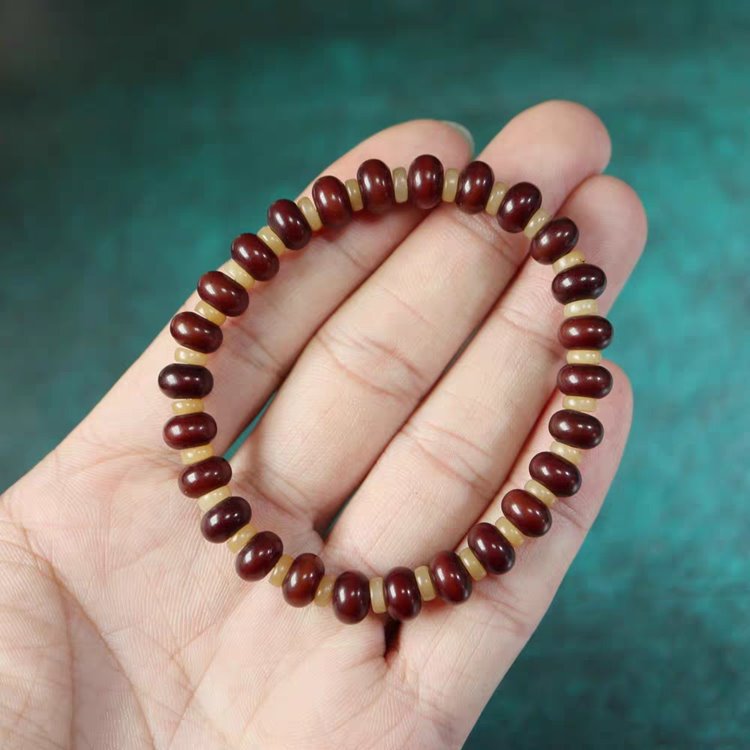Tiger-Teeth Dzi Bodhi Mala